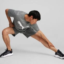 Puma Men's Favourite Heather Cat Training T-Shirt Black Heather -Guin Sales Store 522352 01 mod03