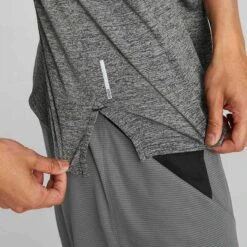 Puma Men's Favourite Heather Cat Training T-Shirt Black Heather -Guin Sales Store 522352 01 mod04